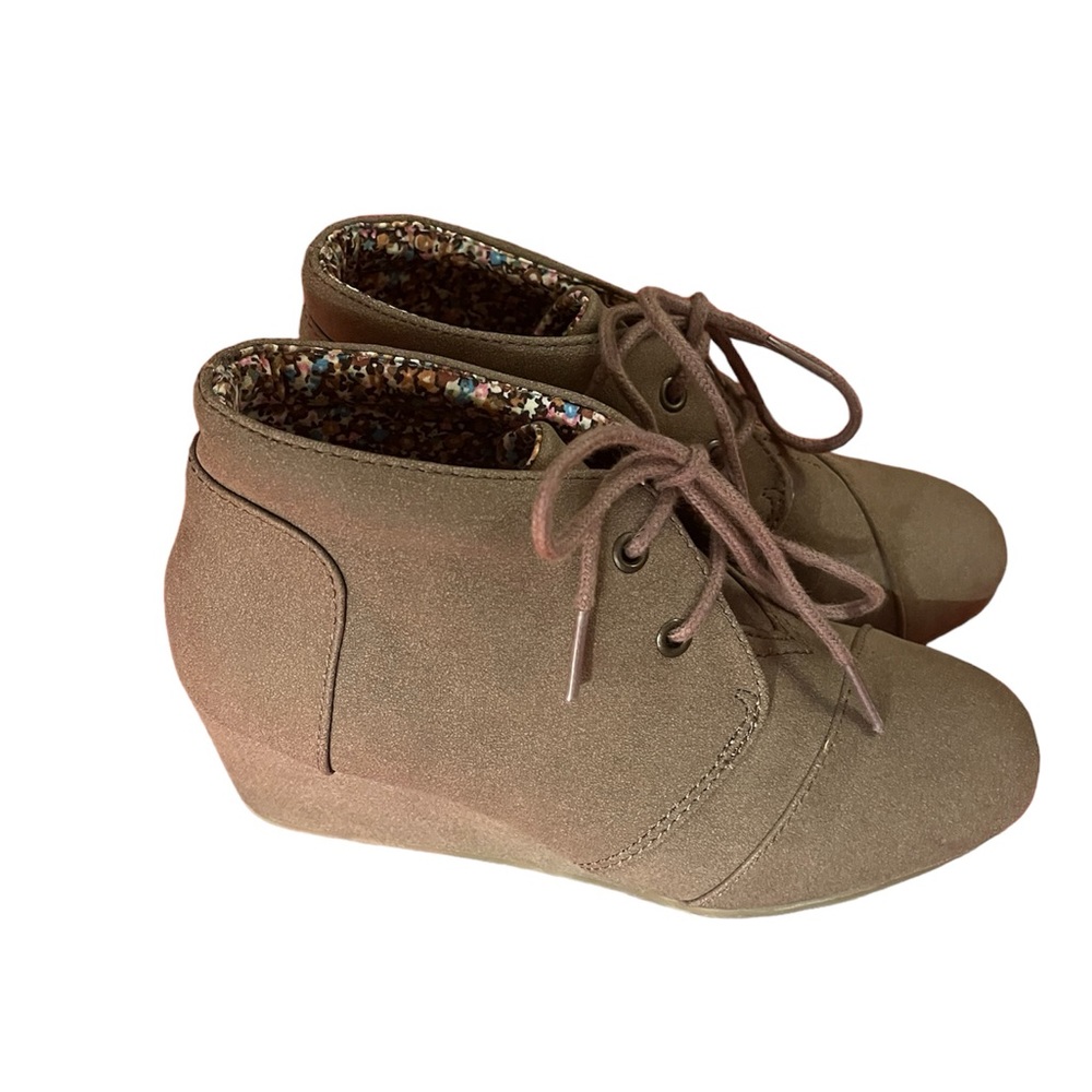 JELLYPOP brand boots. Size 4m. NWOT.